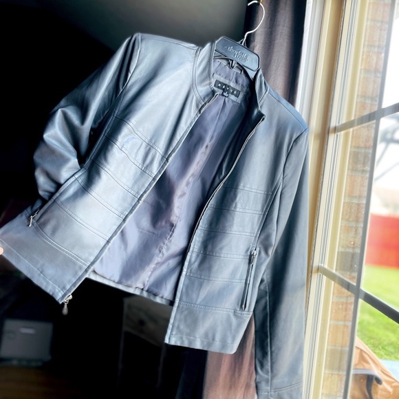 ⬇️ Revue Gray Leather Jacket NWOT - Picture 1 of 7